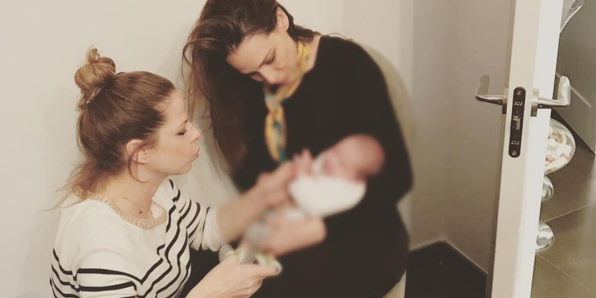 Eva González y Pastora Soler con el pequeño Cayetano