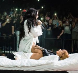 El momentazo hot entre Demi Lovato y Kehlani El momentazo hot entre Demi Lovato y Kehlani