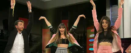 Aitana y Ana Guerra enseñan a Pablo Motos cómo bailar su single, 'Lo malo' Aitana y Ana Guerra enseñan a Pablo Motos cómo bailar su single, 'Lo malo'