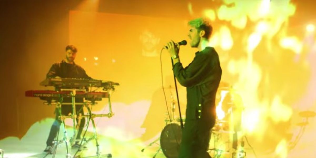 The Chainsmokers en el videoclip de 'Everybody Hates Me'