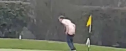 Pillan a un hombre teniendo sexo con el hoyo 9 Pillan a un hombre teniendo sexo con el hoyo 9