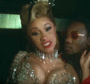 Cardi B en el videoclip de 'Bartier Cardi' Cardi B en el videoclip de 'Bartier Cardi'