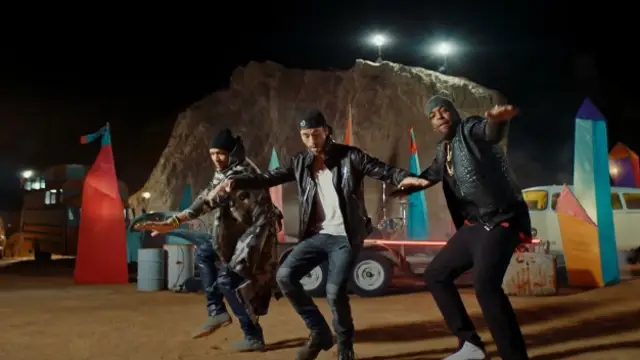 Enrique Iglesias en el videoclip de 'Nos fuimos lejos'