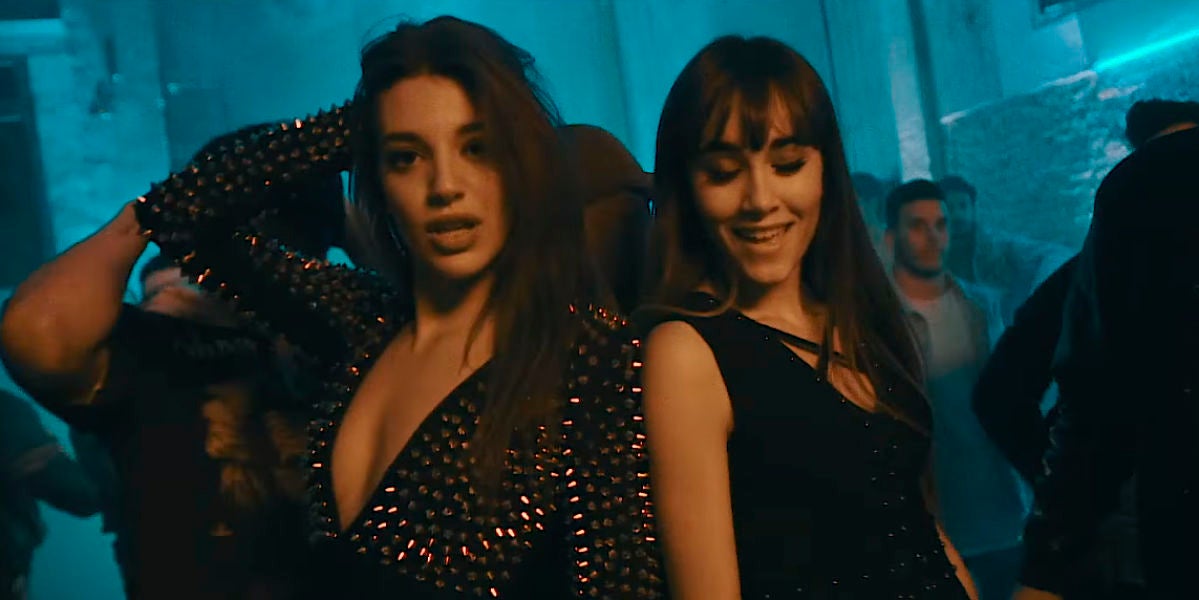 Ana Guerra y Aitana en el videoclip de 'Lo Malo'