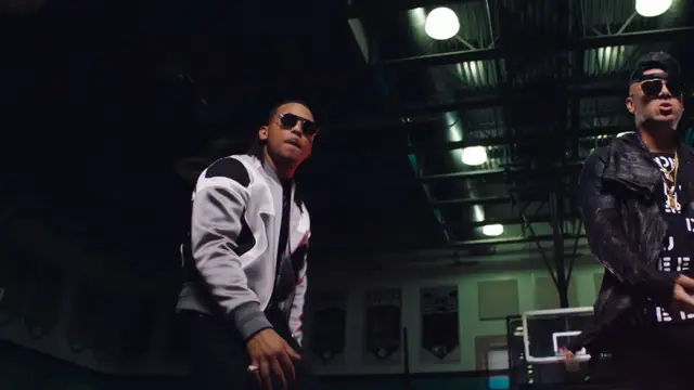 Wisin y Ozuna en el vídeo de 'Quisiera Alejarme'