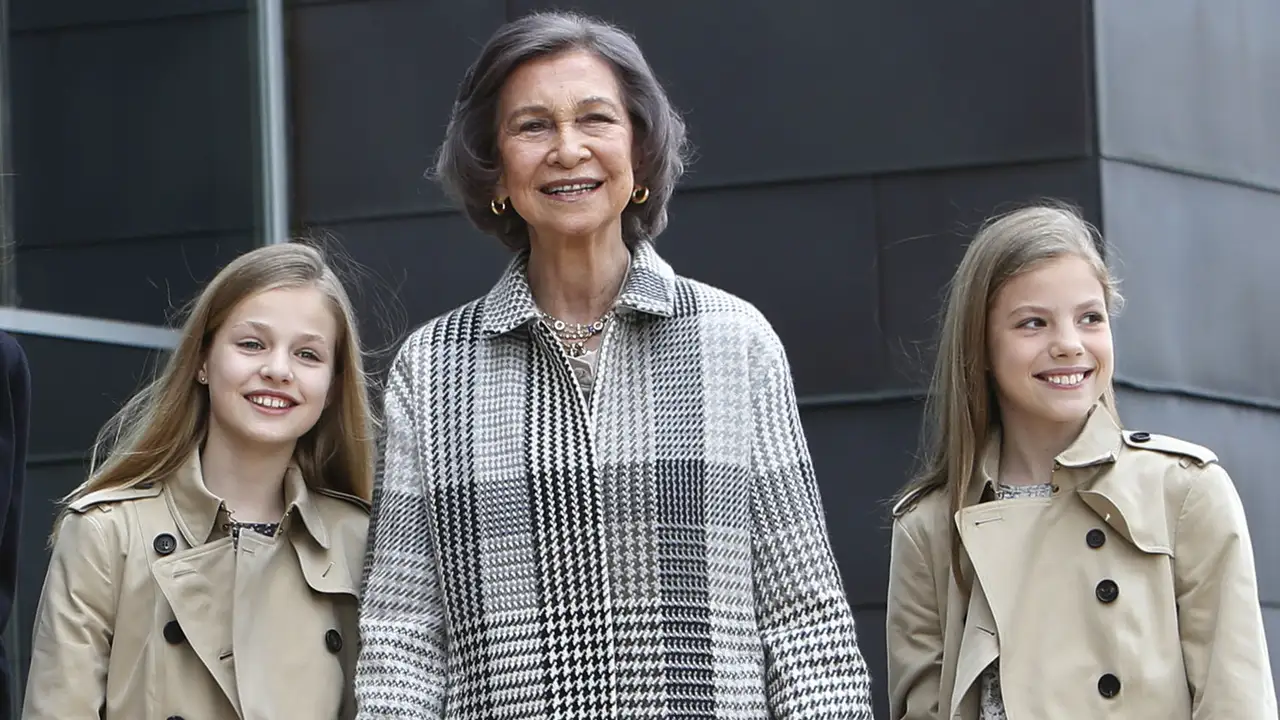 La reina Sofía y sus nietas, la princesa Leonor y la infanta Sofía La reina Sofía y sus nietas, la princesa Leonor y la infanta Sofía