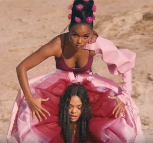 Janelle Monáe y Tessa Thompson en el videoclip de 'Pynk' Janelle Monáe y Tessa Thompson en el videoclip de 'Pynk'