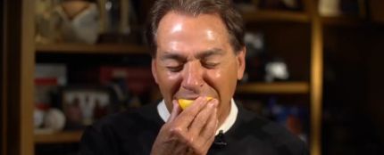 Nick Saban se anima con el Lemon Face Challange