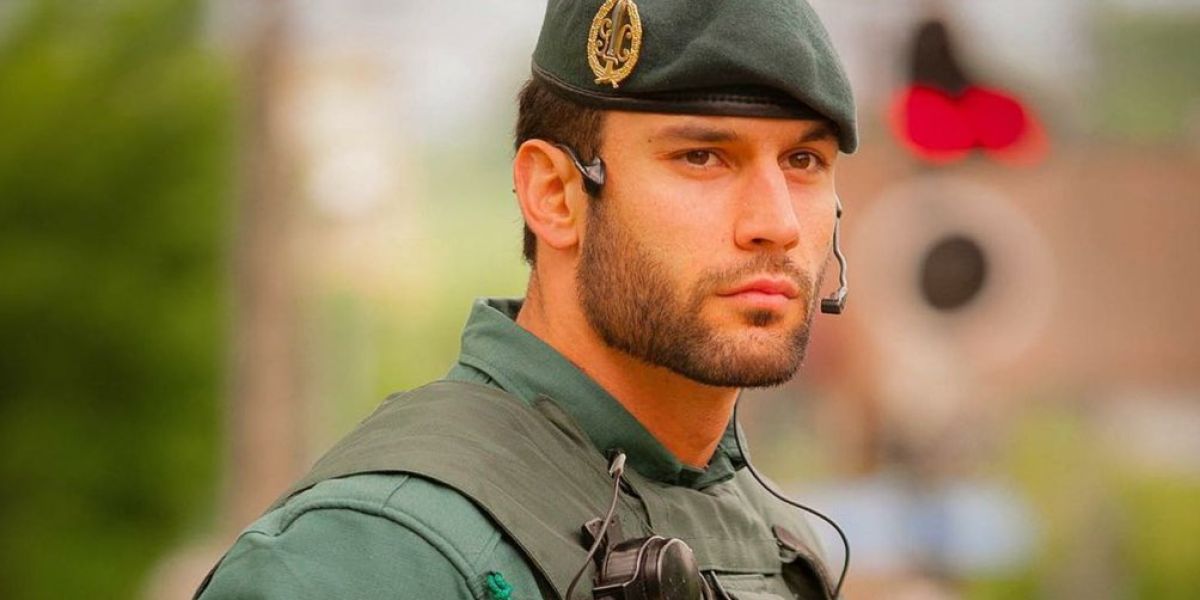 El atractivo agente de la Guardia Civil que se ha hecho viral