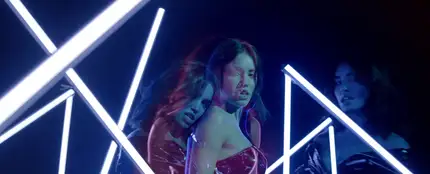 Lali Esposito en el vídeo de '100 grados' con A.Chal Lali Esposito en el vídeo de '100 grados' con A.Chal