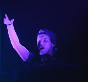 Avicii durante una de sus sesiones Avicii durante una de sus sesiones