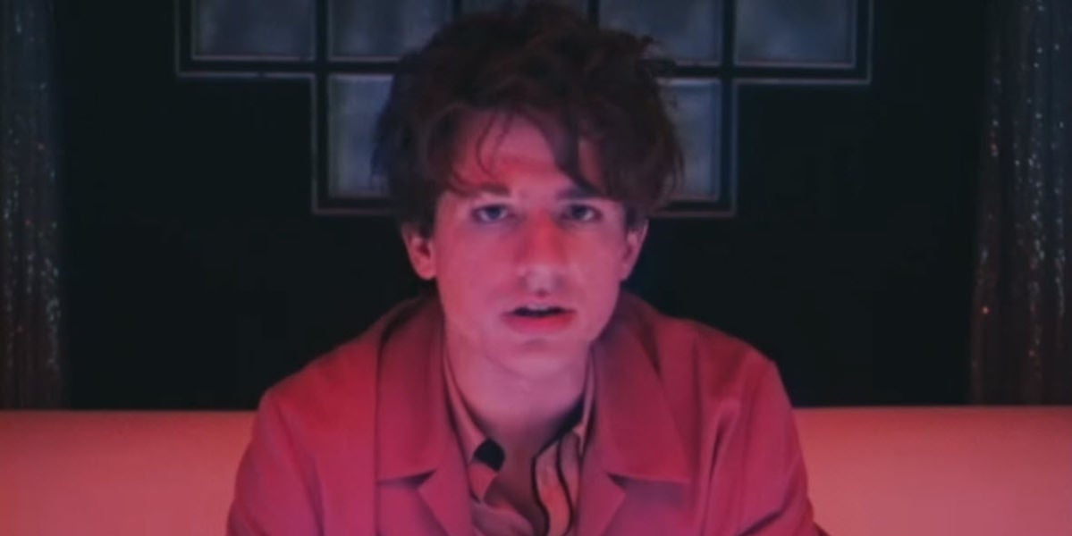 Charlie Puth en el vídeo de 'Done For Me'