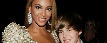 Beyoncé y Justin Bieber en los Grammy 2010 Beyoncé y Justin Bieber en los Grammy 2010