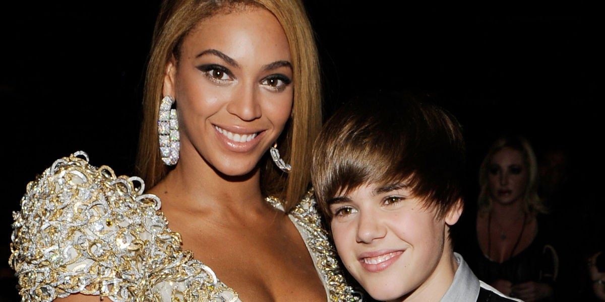 Beyoncé y Justin Bieber en los Grammy 2010