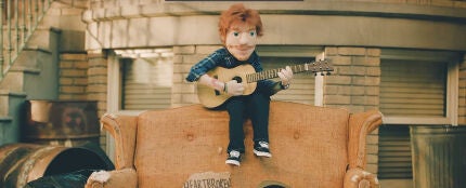 Ed Sheeran convertido en marioneta en el videoclip de 'Happier'