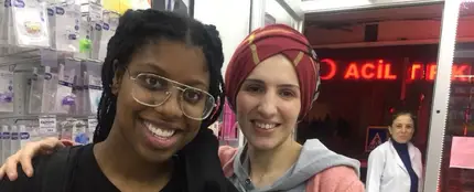 Una joven da a luz en un hotel siguiendo un tutorial de Youtube Una joven da a luz en un hotel siguiendo un tutorial de Youtube