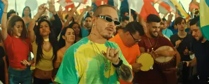 J Balvin en el vídeo de 'Positivo' J Balvin en el vídeo de 'Positivo'