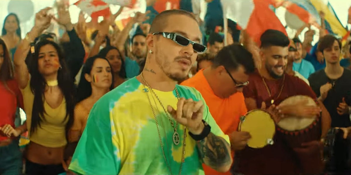 J Balvin en el vídeo de 'Positivo'