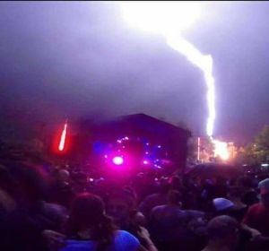 Cae un rayo en el festival Trance XV de Argentina Cae un rayo en el festival Trance XV de Argentina