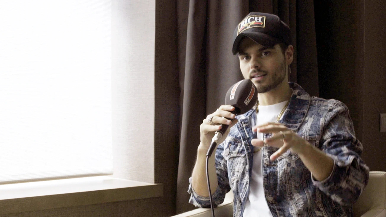 Abraham Mateo durante la entrevista con Europa FM Abraham Mateo durante la entrevista con Europa FM