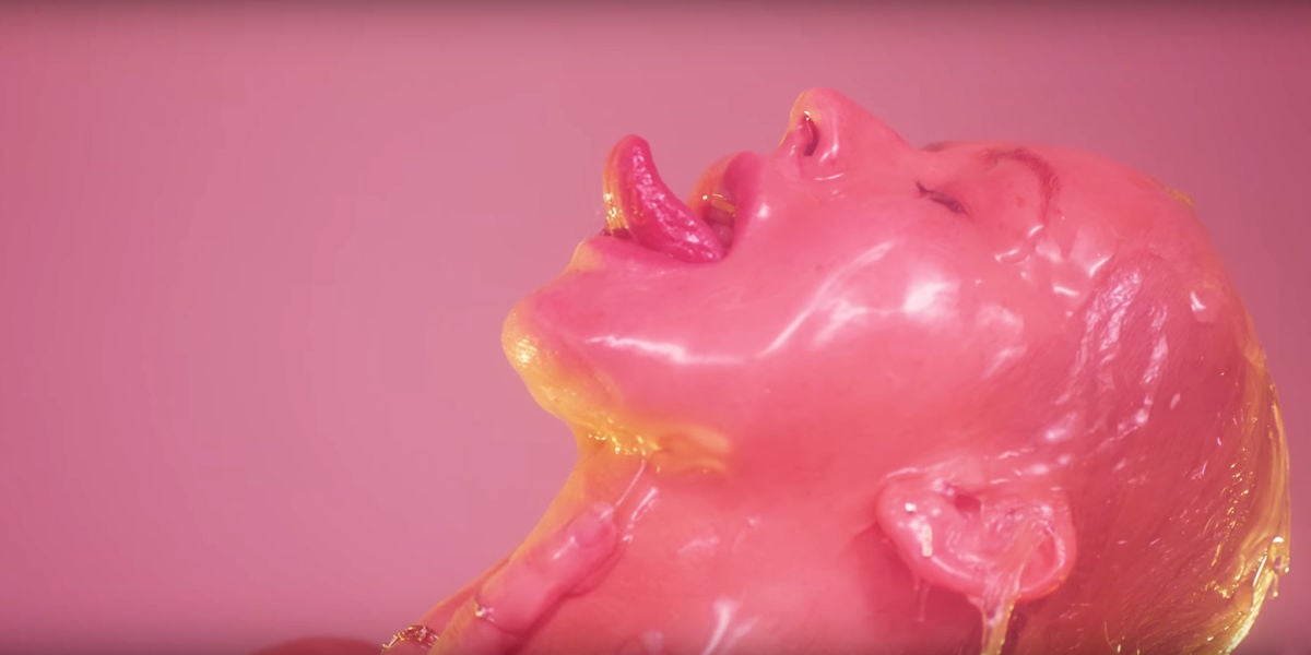 Christina Aguilera en el vídeo de 'Accelerate'