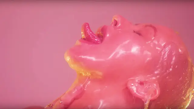 Christina Aguilera en el vídeo de 'Accelerate'