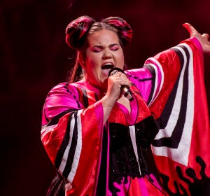 Netta, durante su actuación en la semifinal de Eurovisión Netta, durante su actuación en la semifinal de Eurovisión