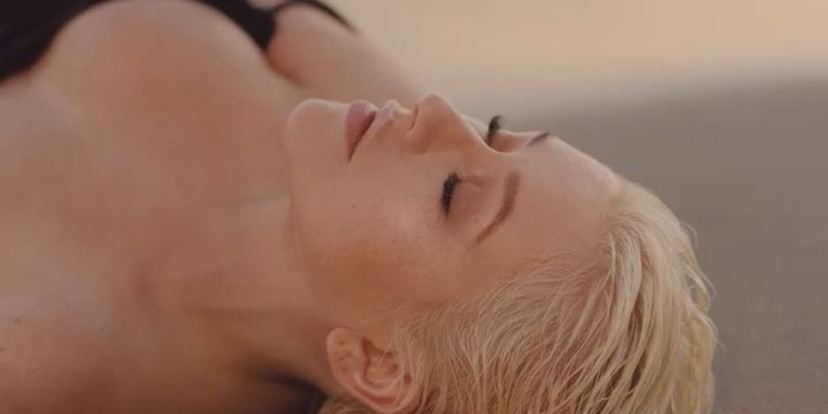 Christina Aguilera presenta 'Twice'