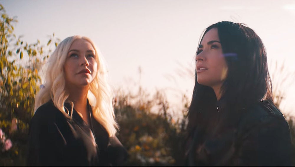 Christina Aguilera y Demi Lovato en el vídeo de 'Fall In Line'