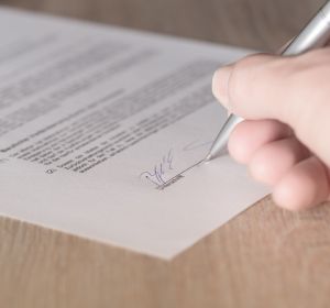 Firmar un contrato Firmar un contrato