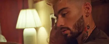 Zayn en el videoclip de 'Entertainment' Zayn en el videoclip de 'Entertainment'
