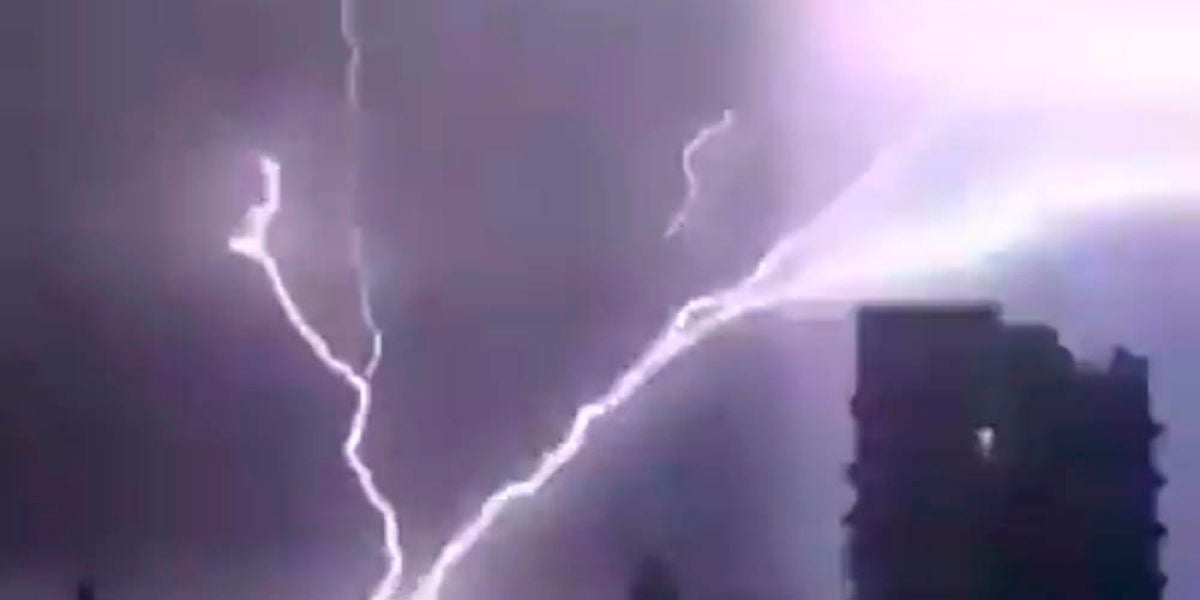Imagen de los rayos de la tormenta que se registró en Telford