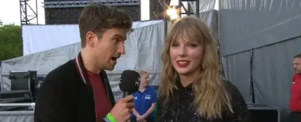 Taylor Swift y Greg James Taylor Swift y Greg James