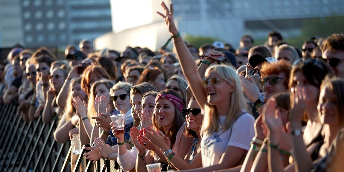 El público disfruta durante la tercera jornada del festival de música Primavera Sound