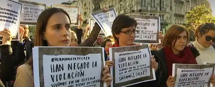 Imagen de archivo de las protestas contra la sentencia de La Manada Imagen de archivo de las protestas contra la sentencia de La Manada