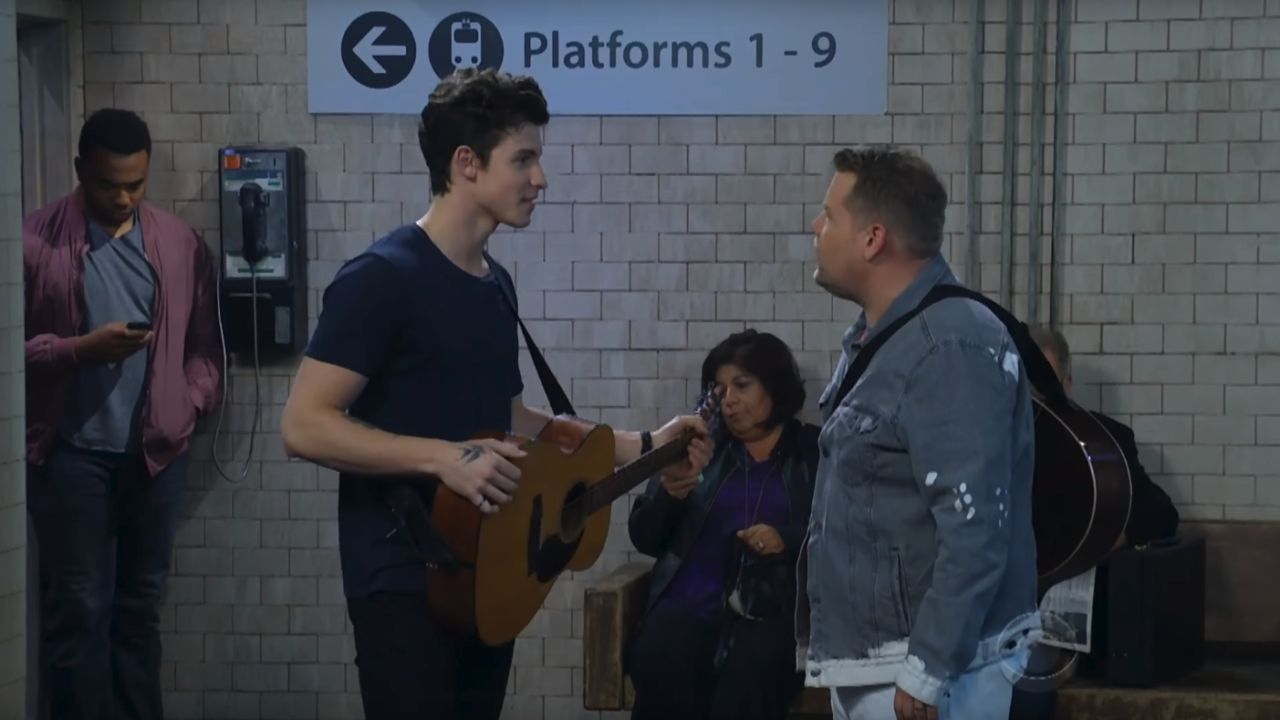 La absurda batalla de covers entre Shawn Mendes y James Corden por ver