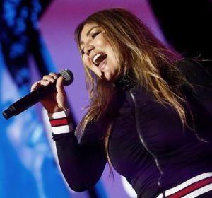 Amaia Montero durante su concierto en Piélagos, Cantabria Amaia Montero durante su concierto en Piélagos, Cantabria