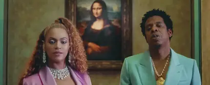 Beyoncé y Jay Z frente a la Mona Lisa en el vídeo de 'APESHIT' Beyoncé y Jay Z frente a la Mona Lisa en el vídeo de 'APESHIT'