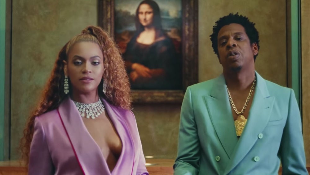 Beyoncé y Jay Z frente a la Mona Lisa en el vídeo de 'APESHIT'