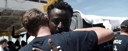 Desembarco de migrantes que iban a bordo del Aquarius en Valencia Desembarco de migrantes que iban a bordo del Aquarius en Valencia