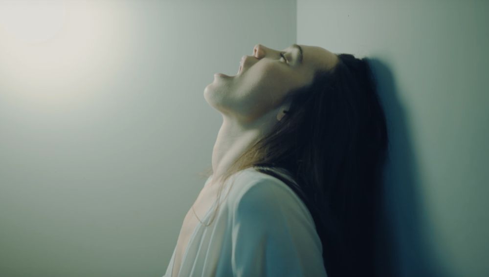Una imagen del videoclip de 'Ataraxia' de La Casa Azul