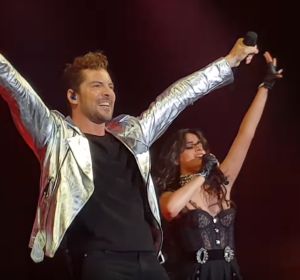 David Bisbal y Camila Cabello actuando en Madrid David Bisbal y Camila Cabello actuando en Madrid