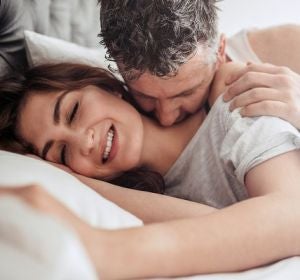 Pareja en la cama Pareja en la cama