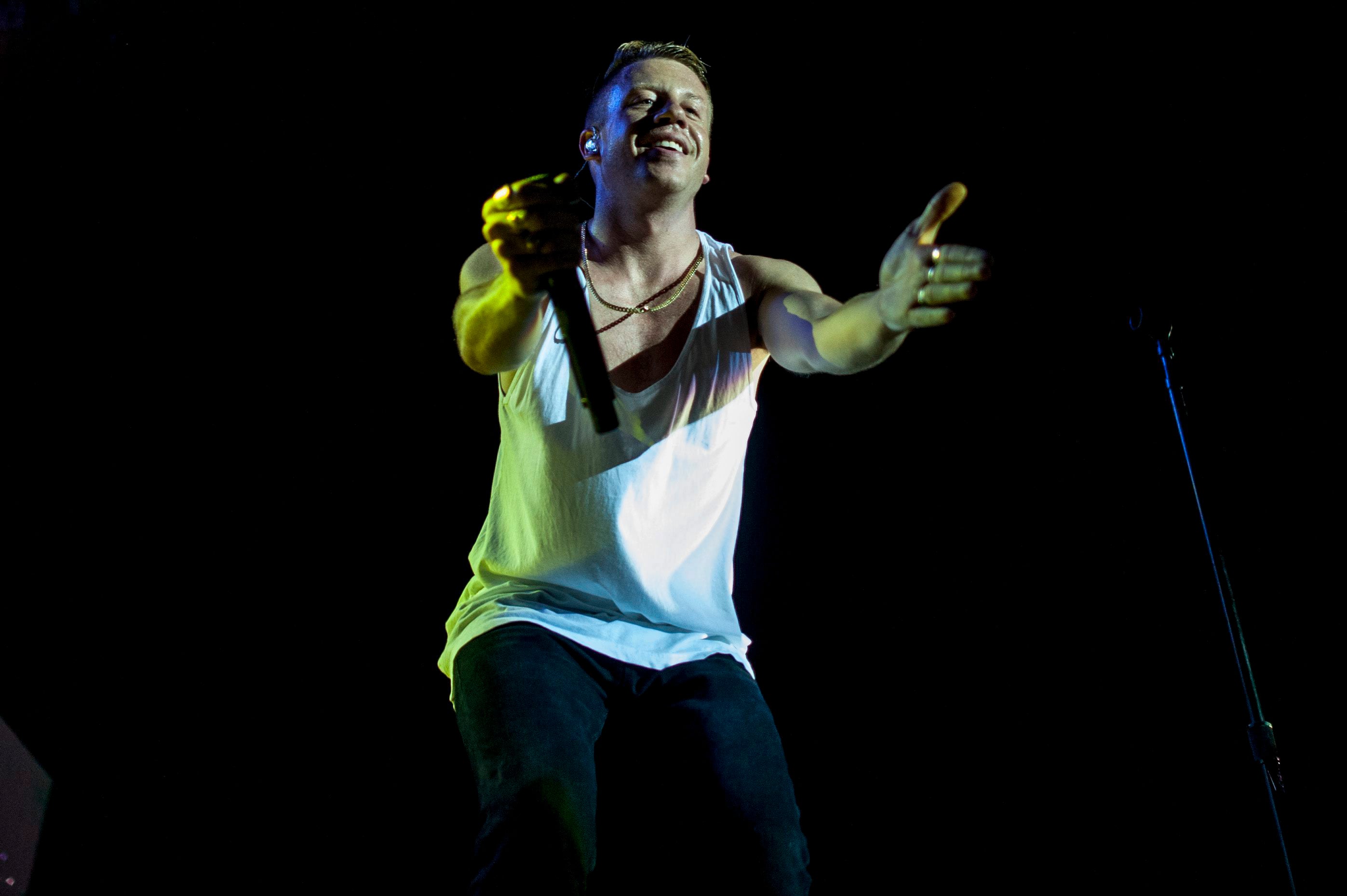 El rapero americano Macklemore en un concierto El rapero americano Macklemore en un concierto