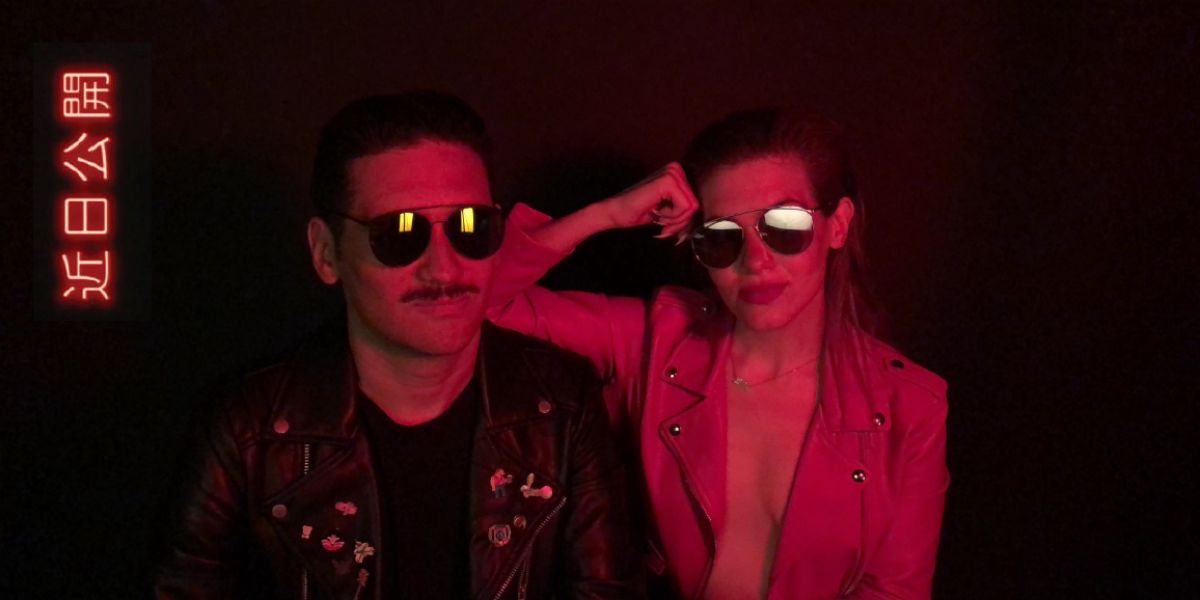 Los Coming Soon en el videoclip del remix de 'Fernet Tastes Good'