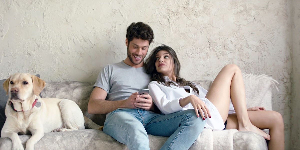 Ana Guerra en el videoclip de 'Ni la hora'