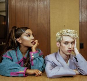 Ariana Grande y Troye Sivan en Dance To This Ariana Grande y Troye Sivan en Dance To This