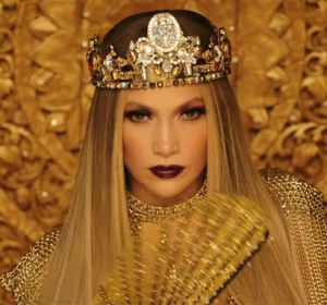 Jennifer Lopez en el videoclip de 'El Anillo' Jennifer Lopez en el videoclip de 'El Anillo'