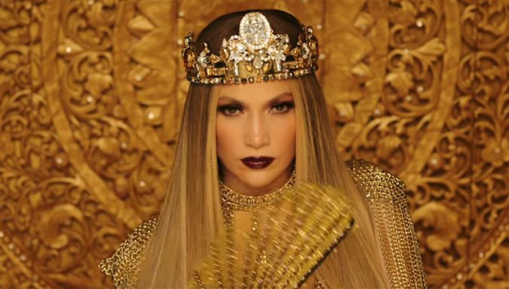 Jennifer Lopez en el videoclip de 'El Anillo'