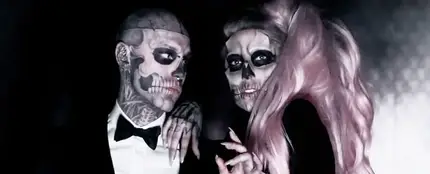 Rick Genest y Lady Gaga en el videoclip de 'Born This Way' Rick Genest y Lady Gaga en el videoclip de 'Born This Way'